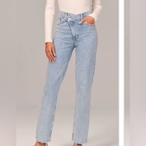 A&F 90s High Rise Crossover Jeans